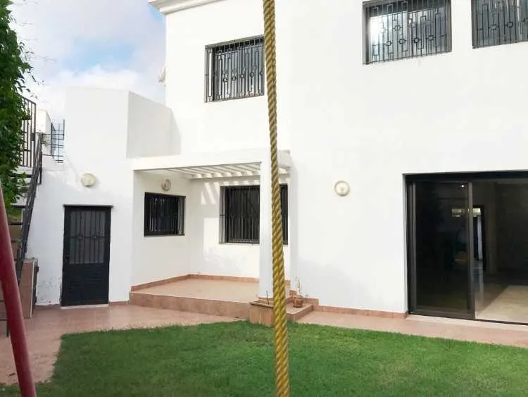 Villa en location à hay riad - الرباط