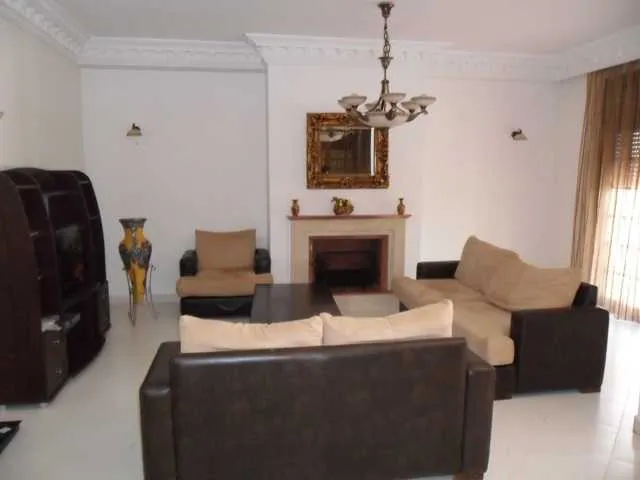 A louer villa avec piscine à souissi - الرباط (2)