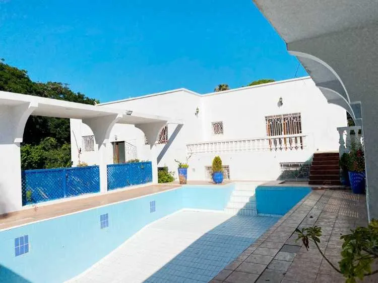 A louer villa avec piscine à souissi - الرباط
