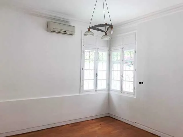 Villa avec beau jardin à louer en  aviation - الرباط (3)