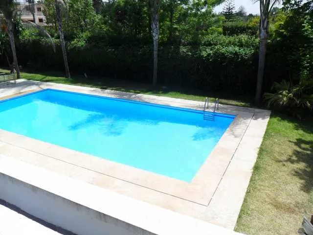 Villa avec piscine et chauffage centrale à souissi - الرباط