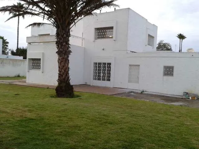 Villa avec chauffage central à olm souissi - الرباط