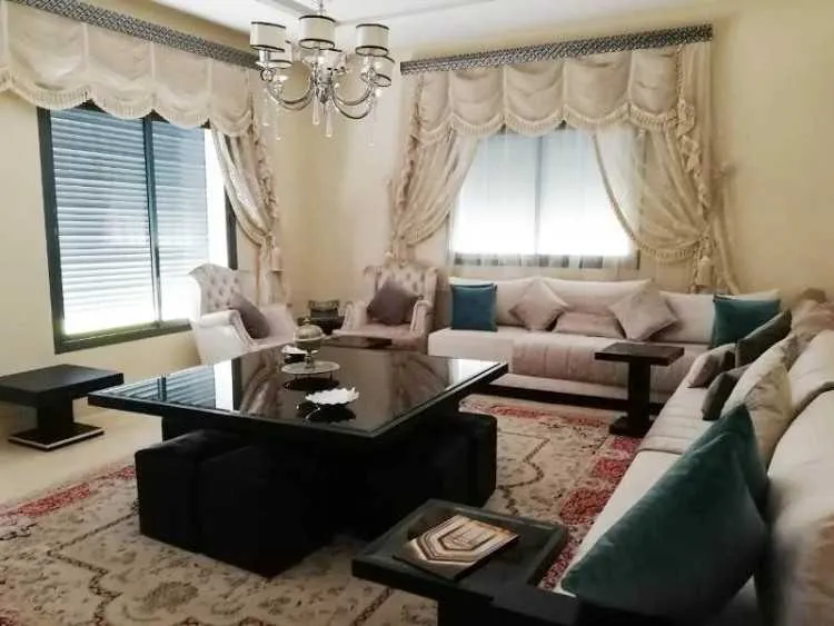 Location une villa meublée avec piscine à souissi - الرباط (2)