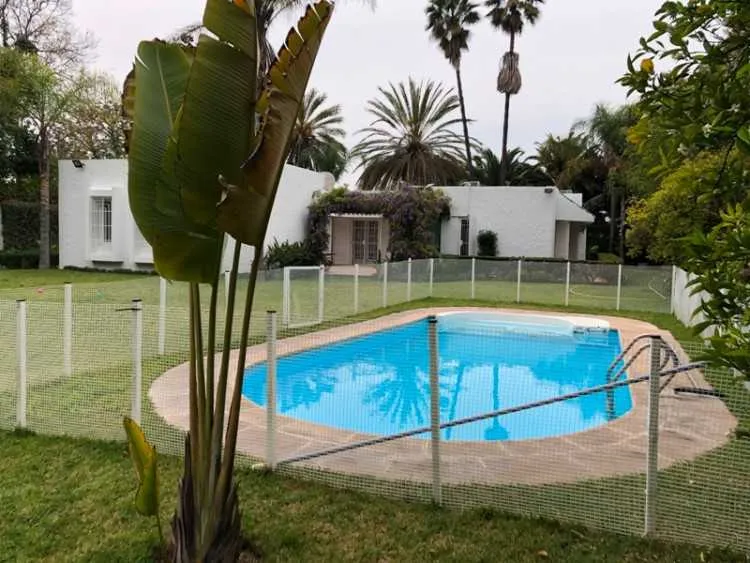 Très belle villa avec piscine à souissi - الرباط