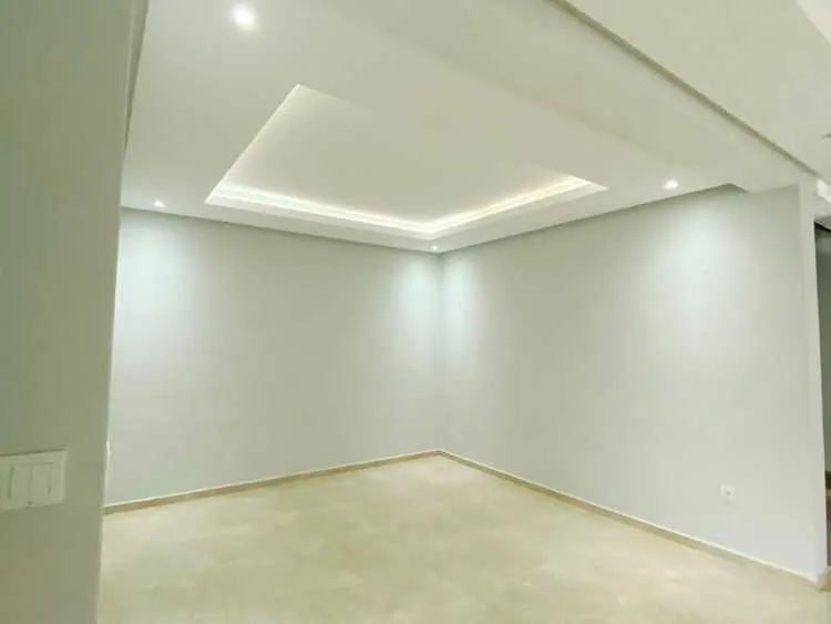 Location villa toute rénovée à souissi rabat - الرباط (2)