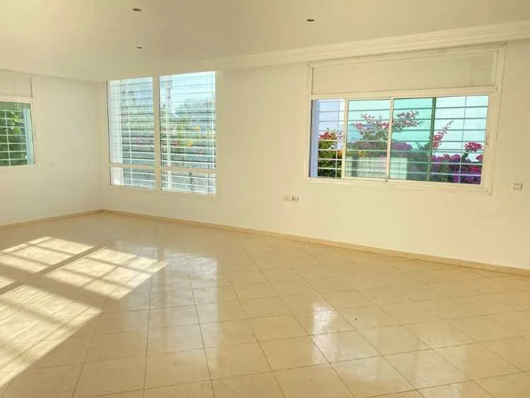 Villa à louer à harhoura avec une grande terrasse - الرباط (2)