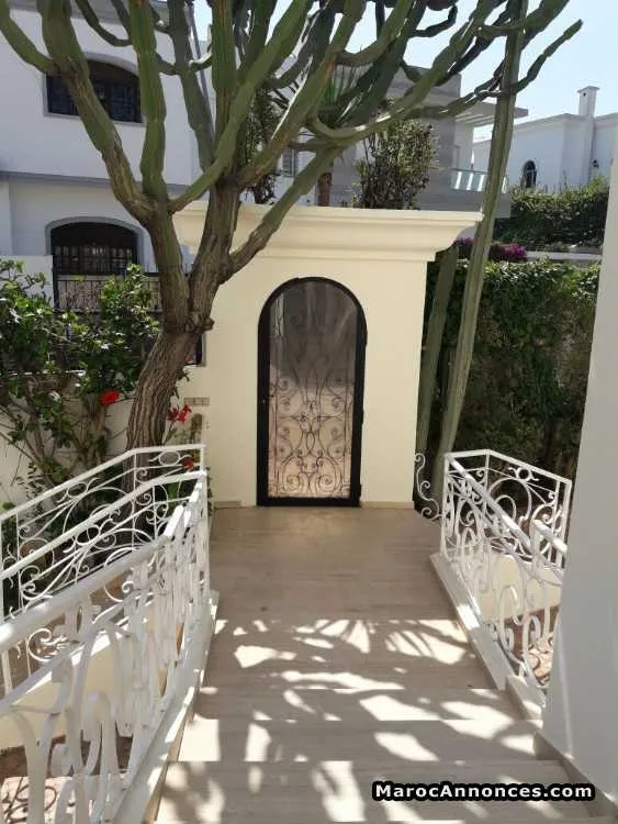 Villa en location - الدار البيضاء