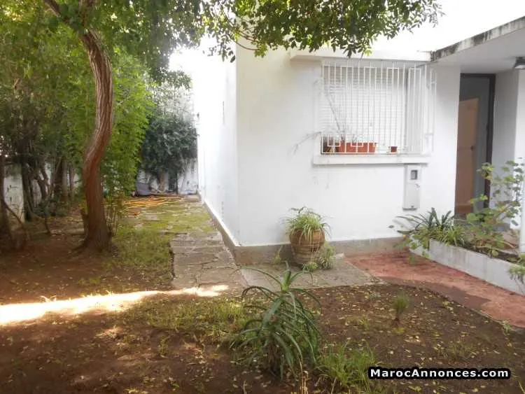 Villa en location à rabat ht d'agdal - الرباط