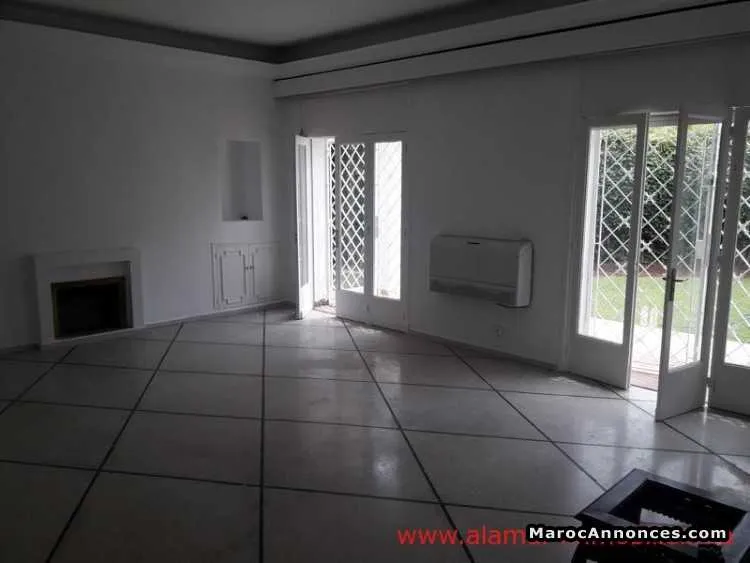 Vl396 villa a louer vide anfa derriere golf - الدار البيضاء (3)