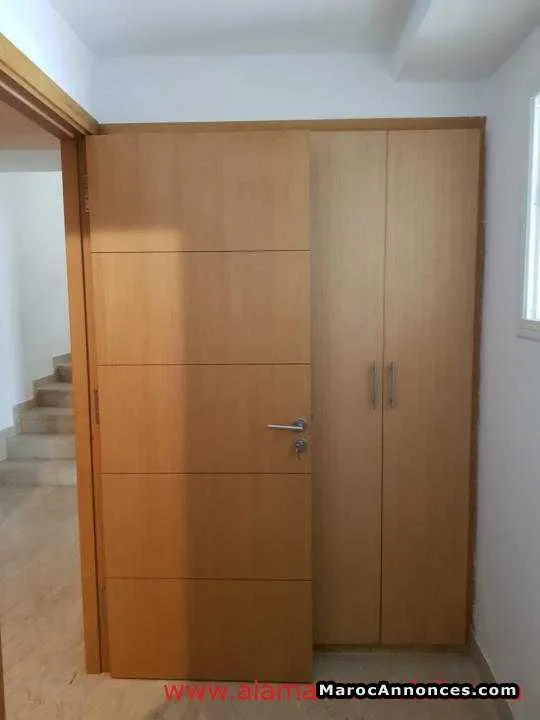 Vl405 villa a louer vide projet villa des pres sup - الدار البيضاء
