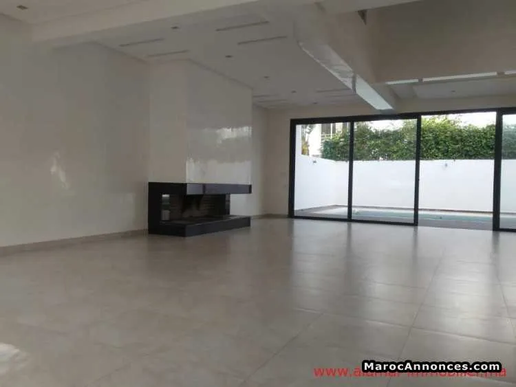 Vl410 villa a louer vide a sindibad sup 380 3ch - الدار البيضاء