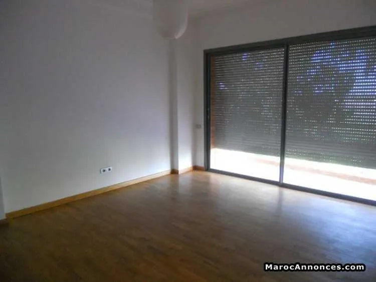 Villa en location à ain diab - الدار البيضاء (2)