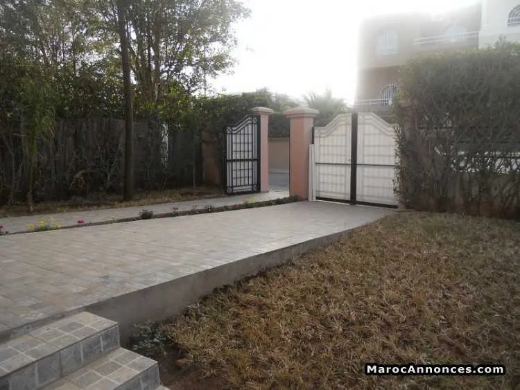 Villa en location à val d'anfa - الدار البيضاء