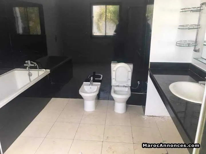Villa avec piscine à louer à ain diab - الدار البيضاء (3)