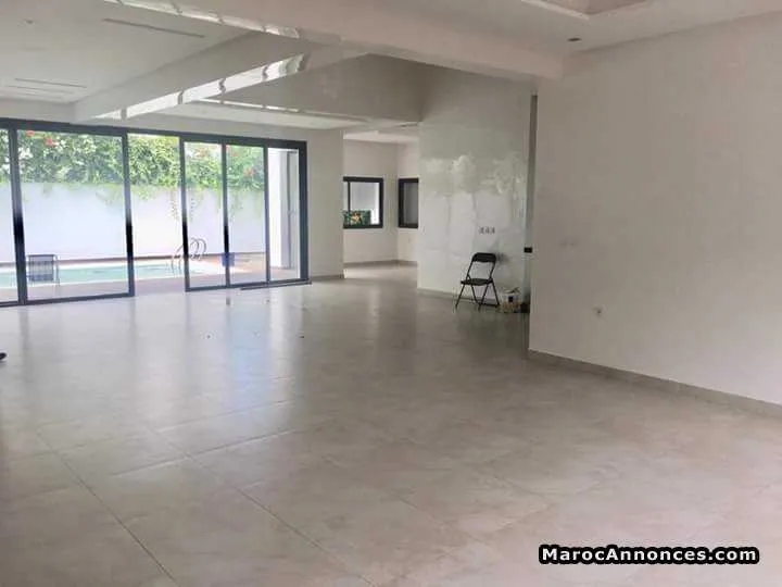 Villa avec piscine à louer à ain diab - الدار البيضاء (2)