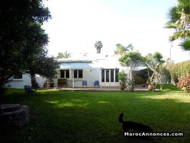 Villa 1050 m² à louer, oasis, casa - الدار البيضاء