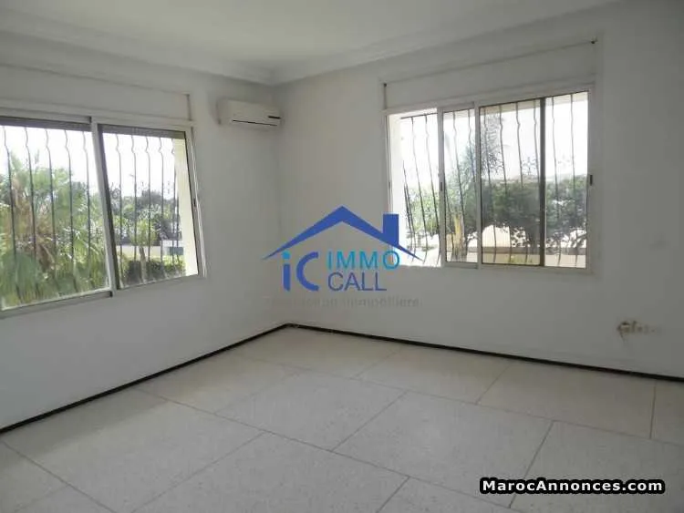 Villa d'une superficie de 700 m² en location - الرباط (3)