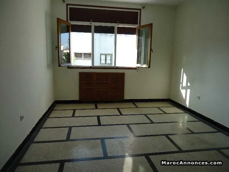 Villa de 600m² a louer à souissi - الرباط (3)
