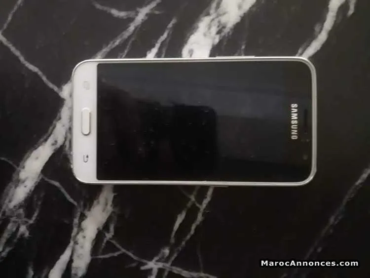 Samsung j1 6 blanc afficheur cassé - الدار البيضاء
