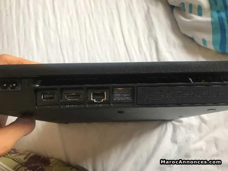 Ps4 slim neuve avec 6 jeux et 2 manettes - الرباط (3)