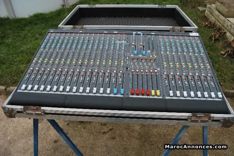 Table de mixage allen & heath gl2200 - مراكش