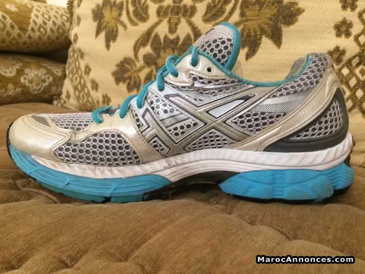Espadrille asics presque neuf taille 41 - الدار البيضاء