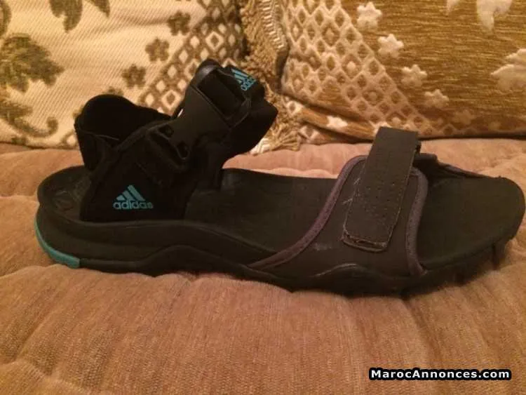 Sandale adidas taille 43 - الدار البيضاء (3)
