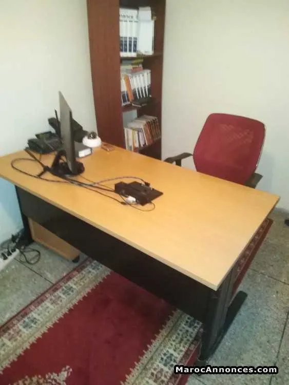 Bureau avec chaise - الدار البيضاء (2)