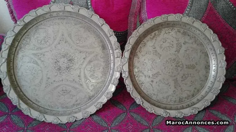 Deux pièces en argent - أسفي