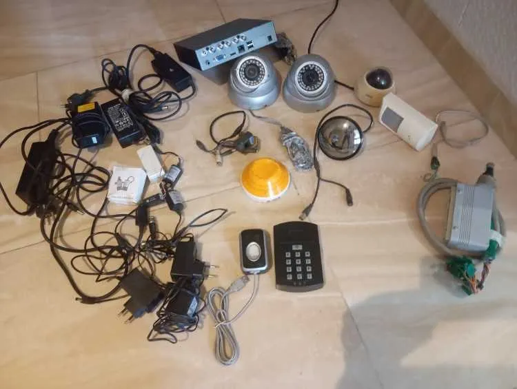 Cameras domes et dvr960h - الدار البيضاء