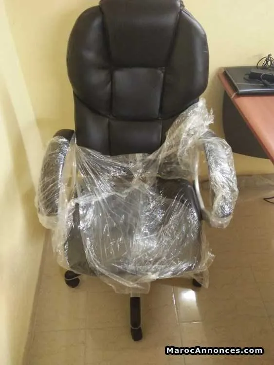 Seux bureau+ deux chaise+ trois chaise d'accuil - الدار البيضاء (3)