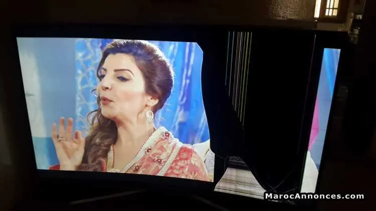 Tv samsung incurvée uhd 4k 49 pouces écran cassé - فاس