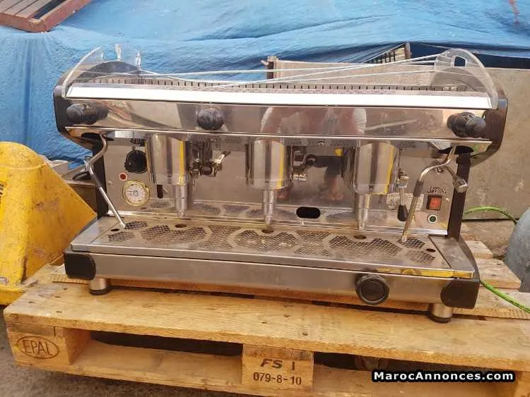 Machine cafe royal trois groupe - المحمدية (3)