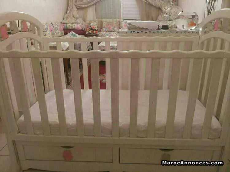 Lit bébé à barreaux réglables en bois massif - سلا (2)