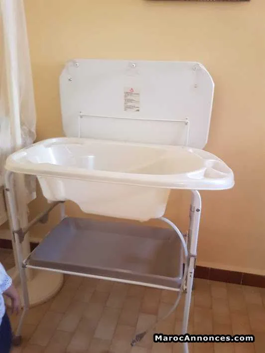 Bain bébé et table à langer - فاس