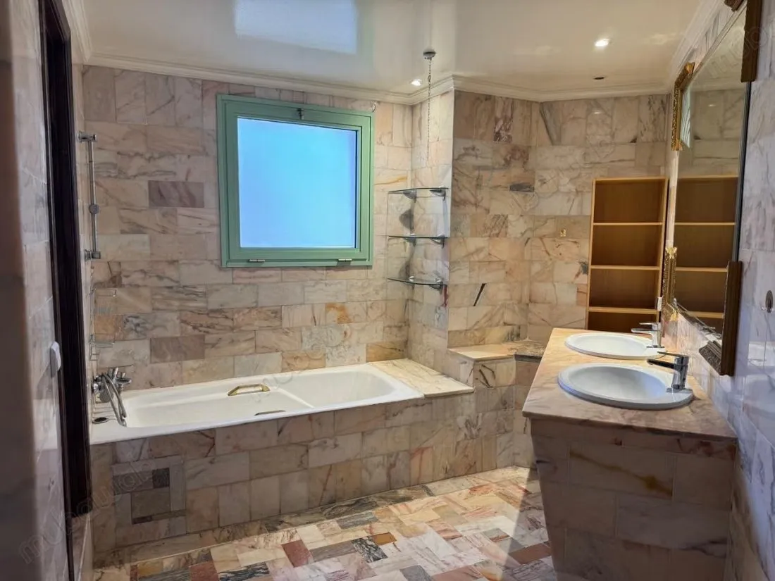 Bel appartement à vendre à Maârif. 4 belles chambres. Chemin... - الدار البيضاء (3)