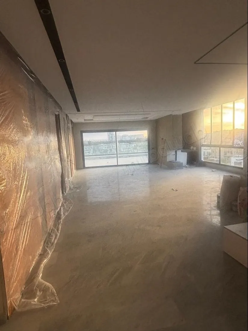 Appartement à l'achat à Riyad. 7 pièces. Porte blindée, sécu... - الرباط (3)