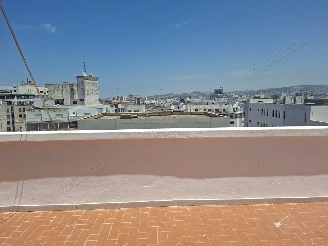 Bel appartement à vendre avec terrasse. 
Quartier ad - طنجة