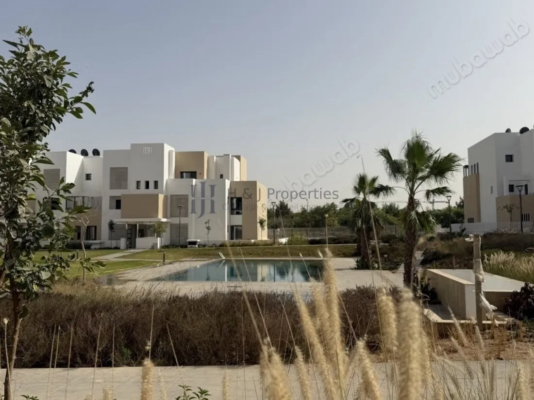 T4 duplex vide 235m² 3 chambres  ch perso - بوسكورة