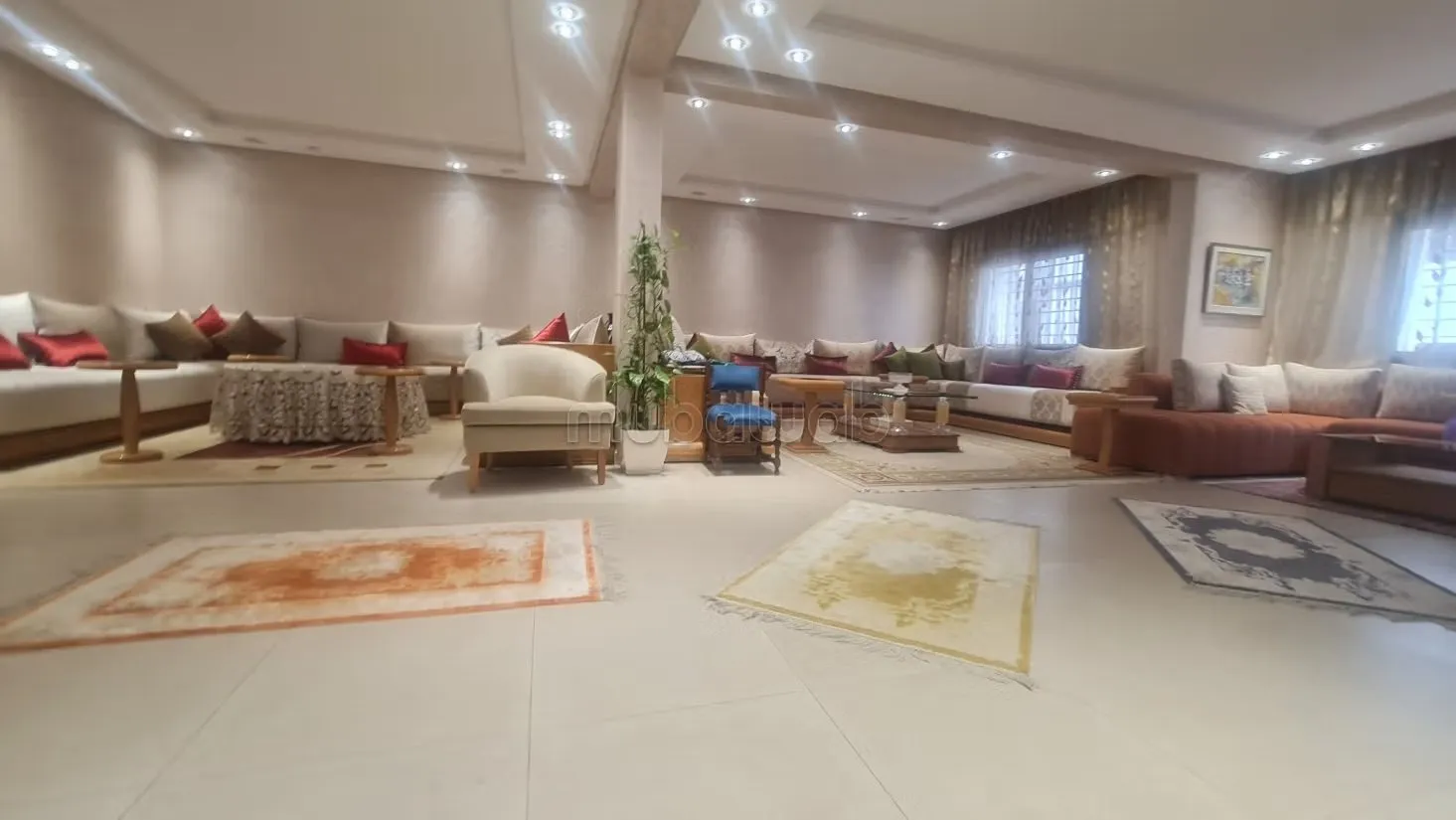 Superbe appartement rénové à neuf bien situé Agdal - الرباط