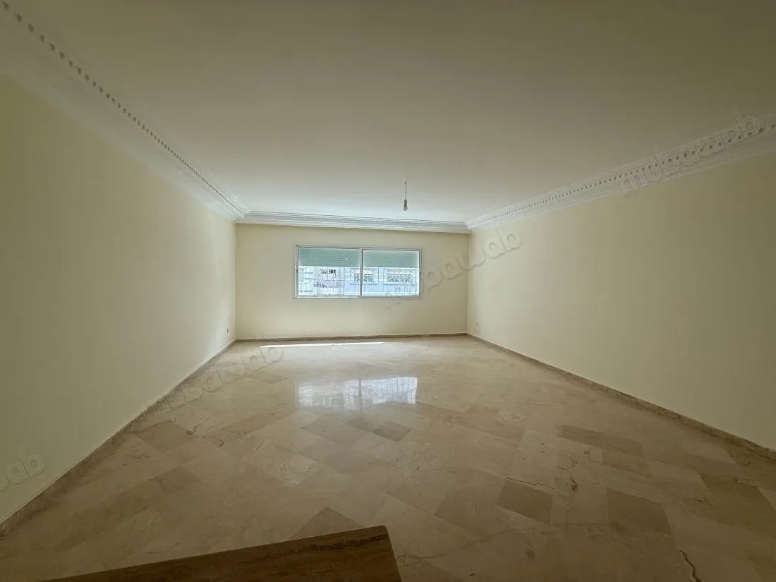 Vend appartement à Les Hôpitaux. 4 pièces. Avec ascenseur et... - الدار البيضاء (2)