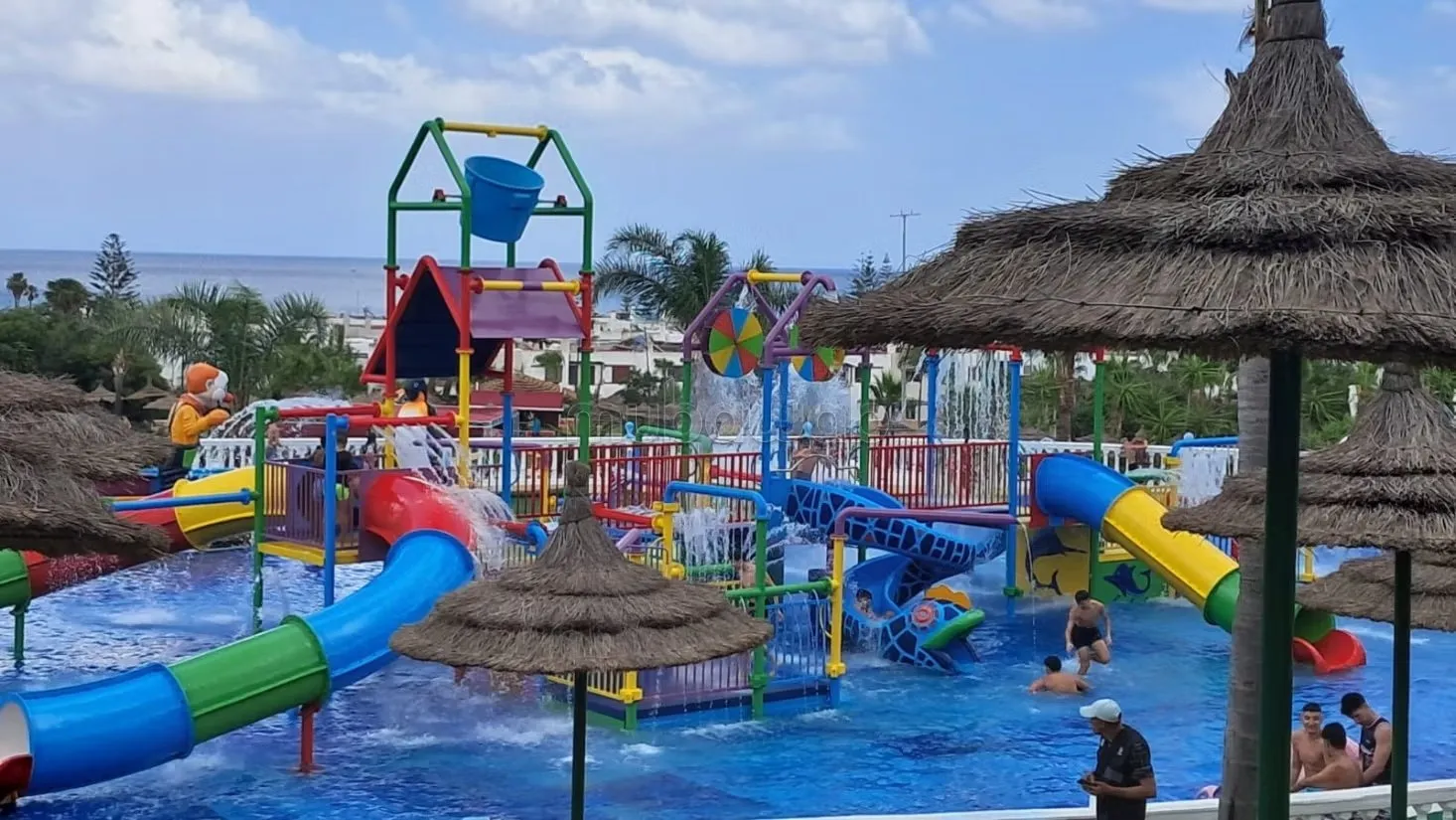 Superbe appartement familial à Marina Smir - المضيق (2)