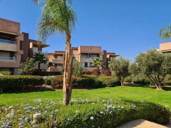 Appartement 115m, 2chambres, salon vue piscine - مراكش (3)