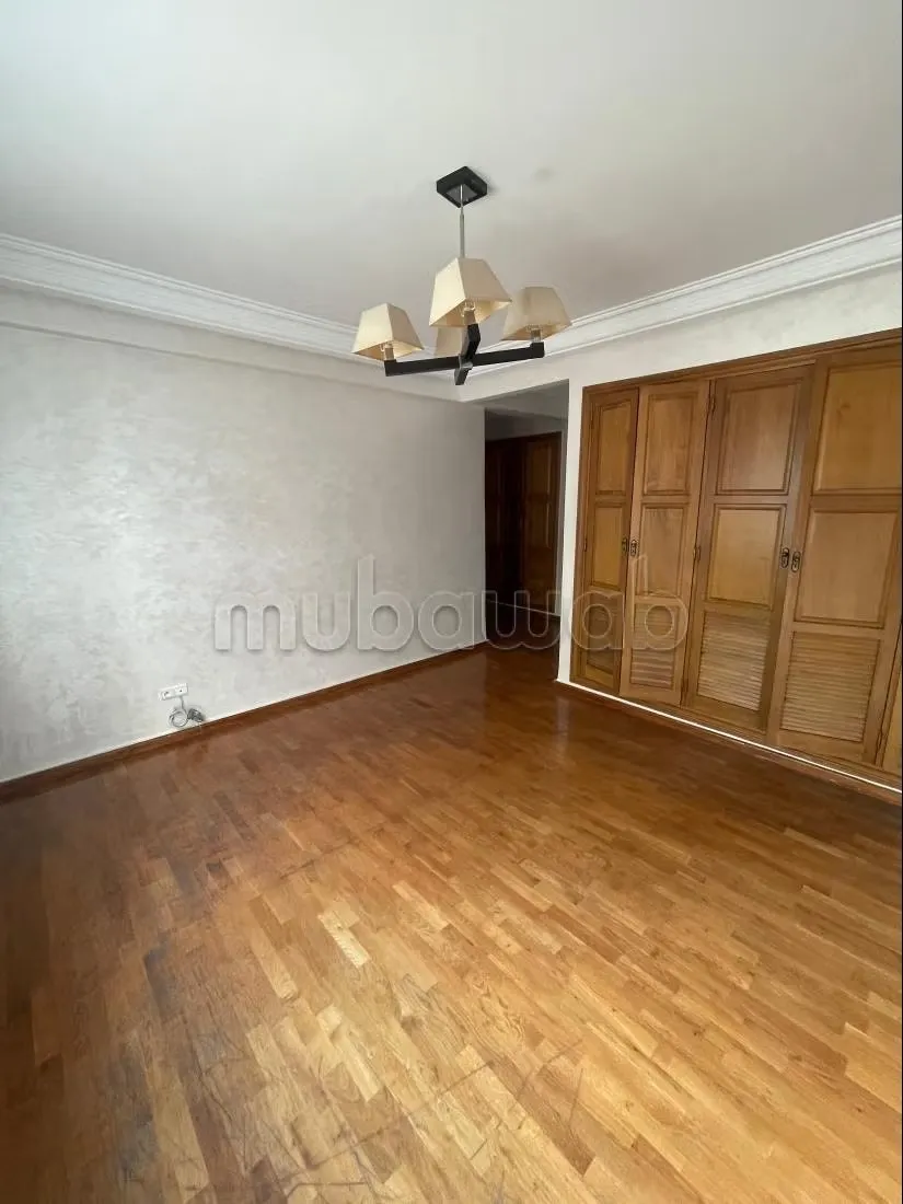 Bel appartement à vendre à 2 pas de la courniche Ain Diab - الدار البيضاء (3)