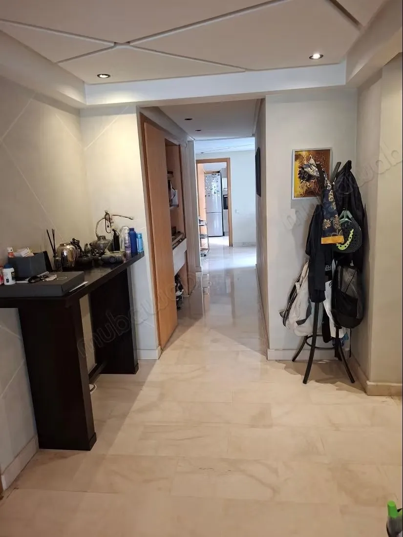 A vendre un joli appartement avec terrasse et 4 chambres - الدار البيضاء (2)