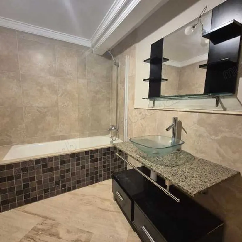 Appartement à Louer de 130.0 m² à Casablanca, Palmier Maarif - الدار البيضاء (3)