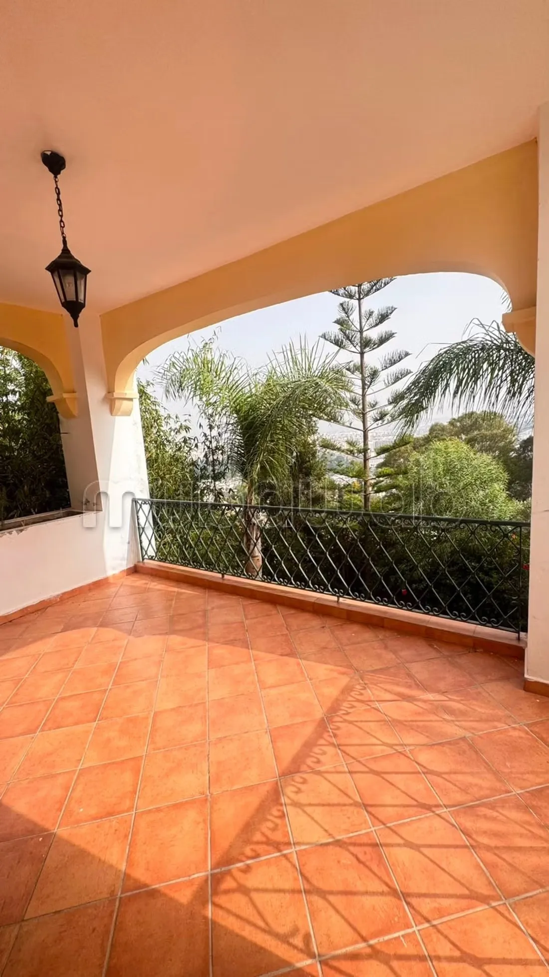 Appartment semi meublé a louer 
Terrase du golf 
Tanger - طنجة (2)
