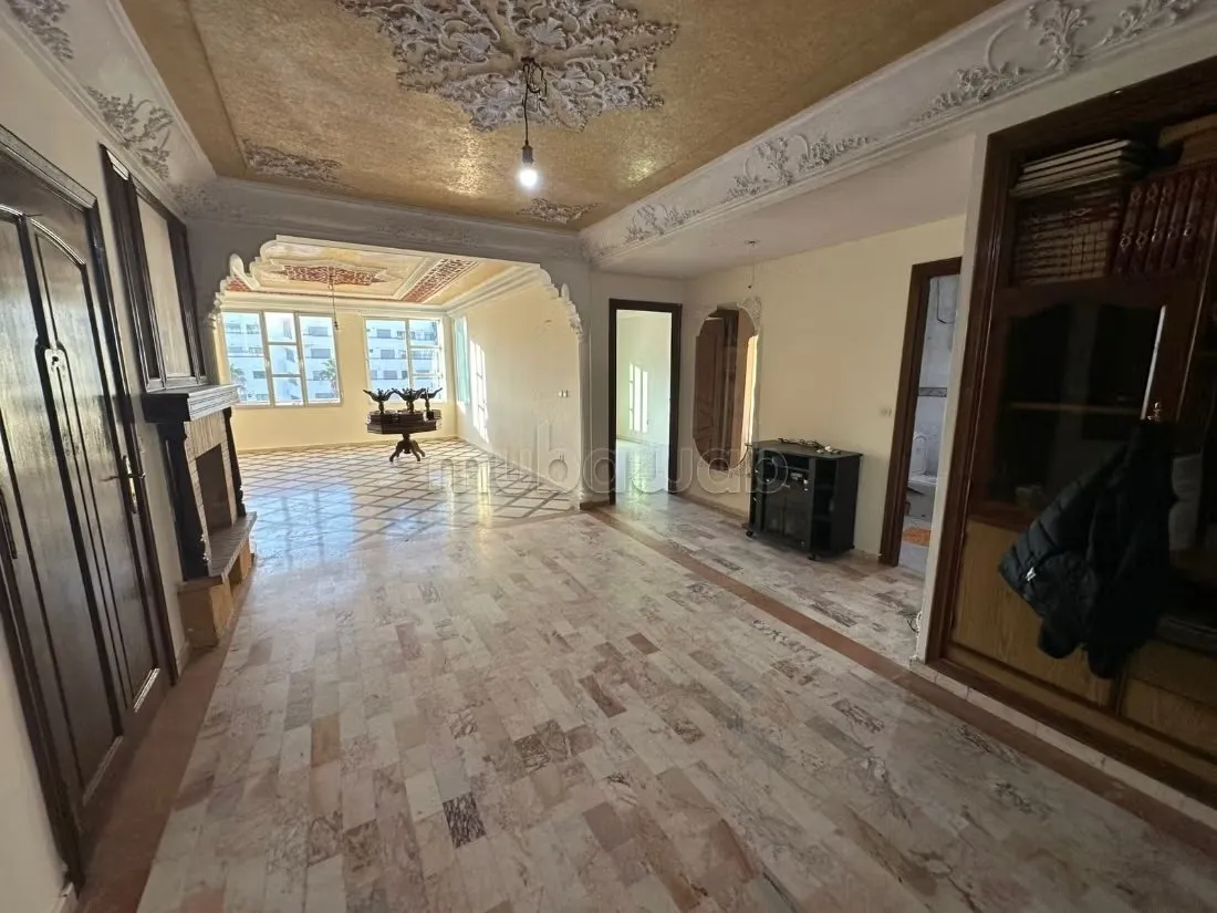 Bel appartement à vendre à Les Hôpitaux. 3 chambres. Service... - الدار البيضاء (2)