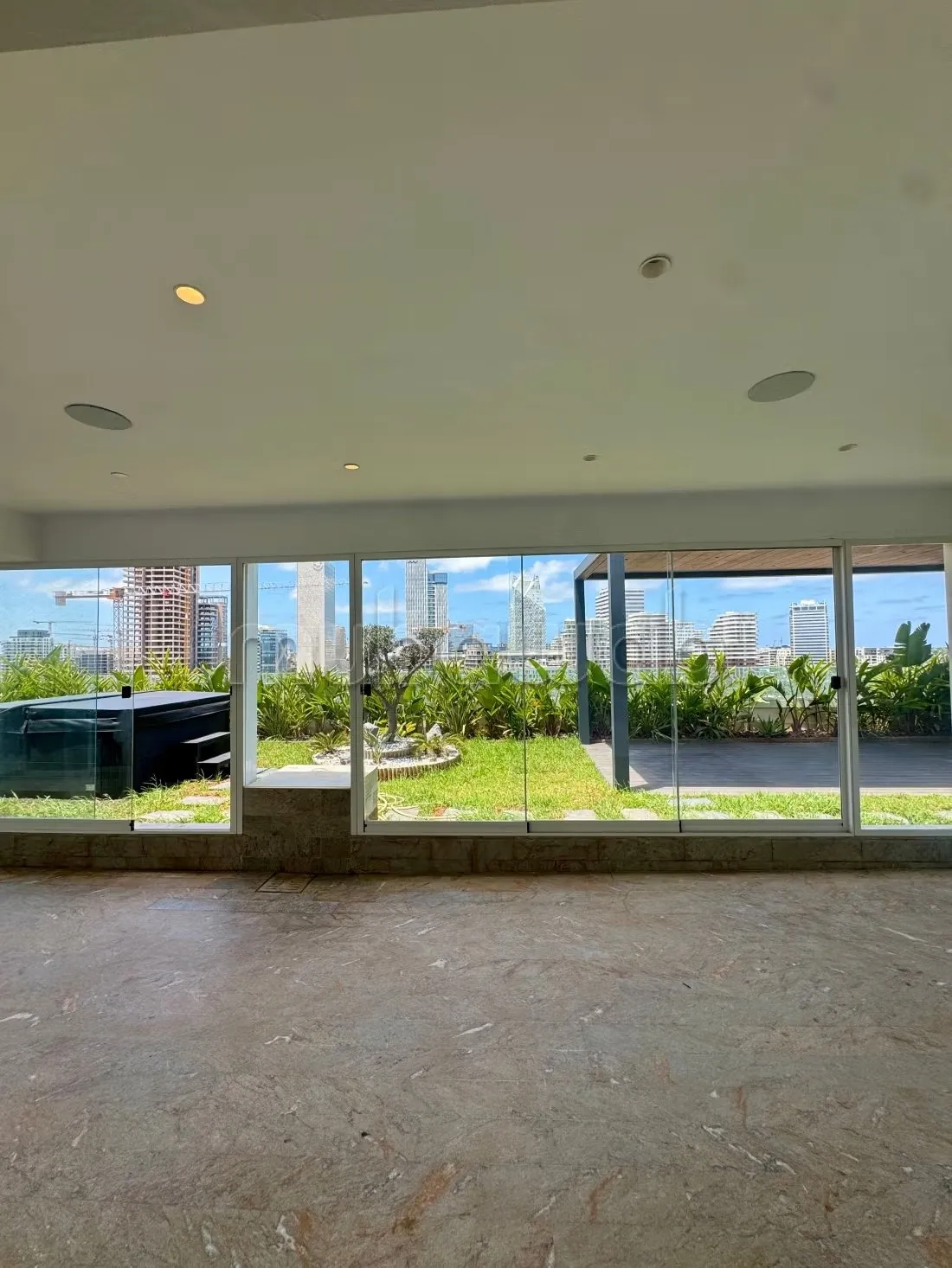 À Vendre – Penthouse Duplex d’Exception au CFC - الدار البيضاء