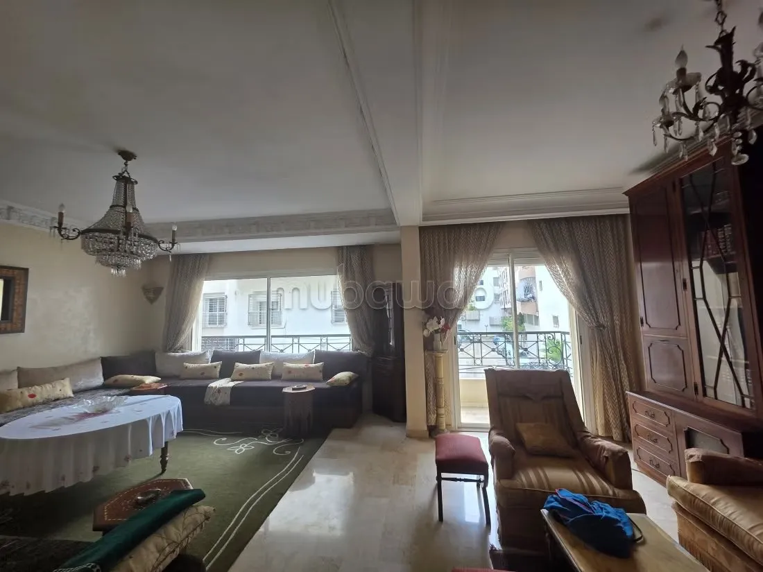 Appartement avec terrasse bien placé à Racine - الدار البيضاء (2)